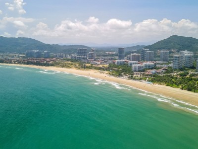 北京万宁旅游：海滩与热带雨林，魅力对比